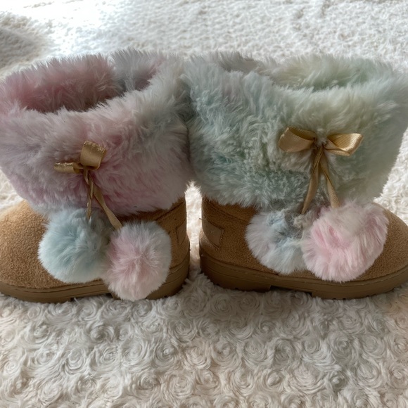 Rampage sassy fur boots - Picture 9 of 9